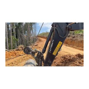 Máquina florestal em operação, aplicação ilustrativa do cabo de aço compactado 16 mm