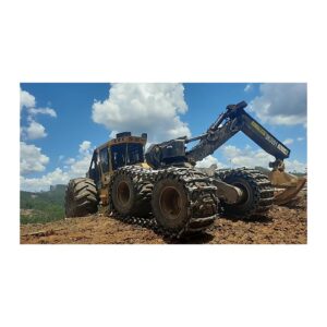 Máquina florestal em operação, aplicação ilustrativa do cabo de aço compactado 20 mm
